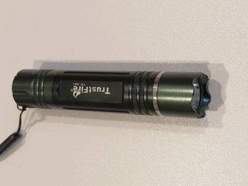 פנס ירוק מקצועי + סוללה+ ומטען : image 1